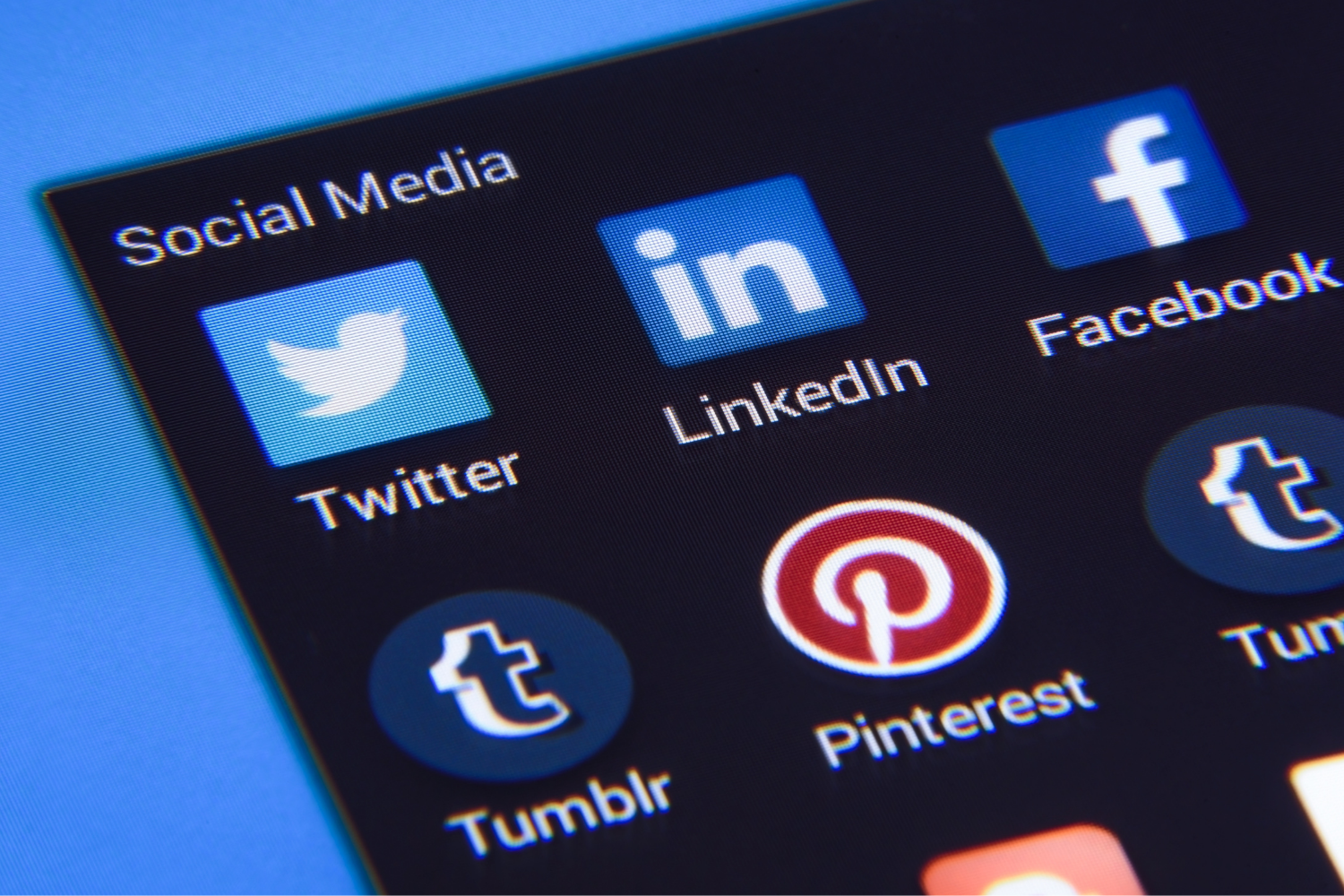 飲食店のSNS運用について~特徴とポイントを解説!